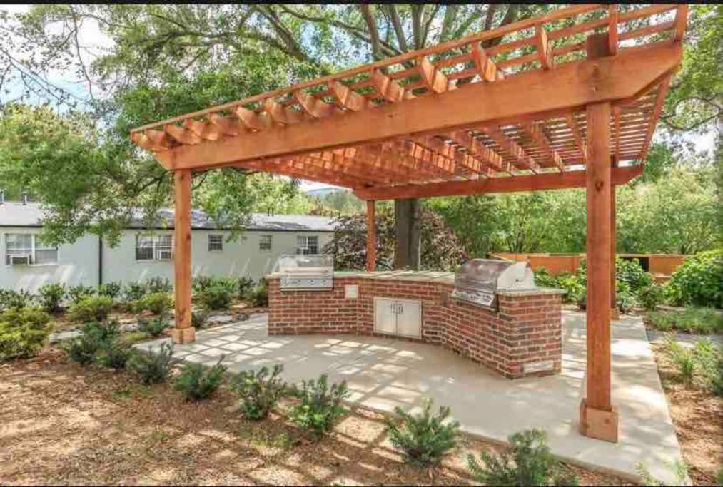 Bmw Suite King Bd,Wd, Fast Wifi Free Parking, Pool, Hospitals Atlanta Esterno foto